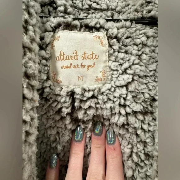 Alart’d State Sherpa Lined Vest - Picture 5 of 7